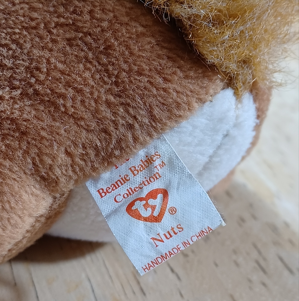 -RETIRED ORIGINAL Ty Beanie Baby NUTS the Squirrel sitting stuffed Plush NO TAGS - Picture 9 of 12